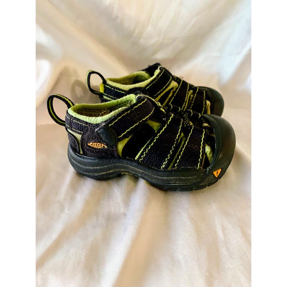 KEEN Hiking Shoes Toddler Black Size 4